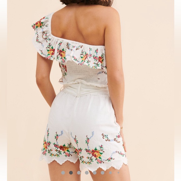 Place Nationale Embroidered Floral White Shorts